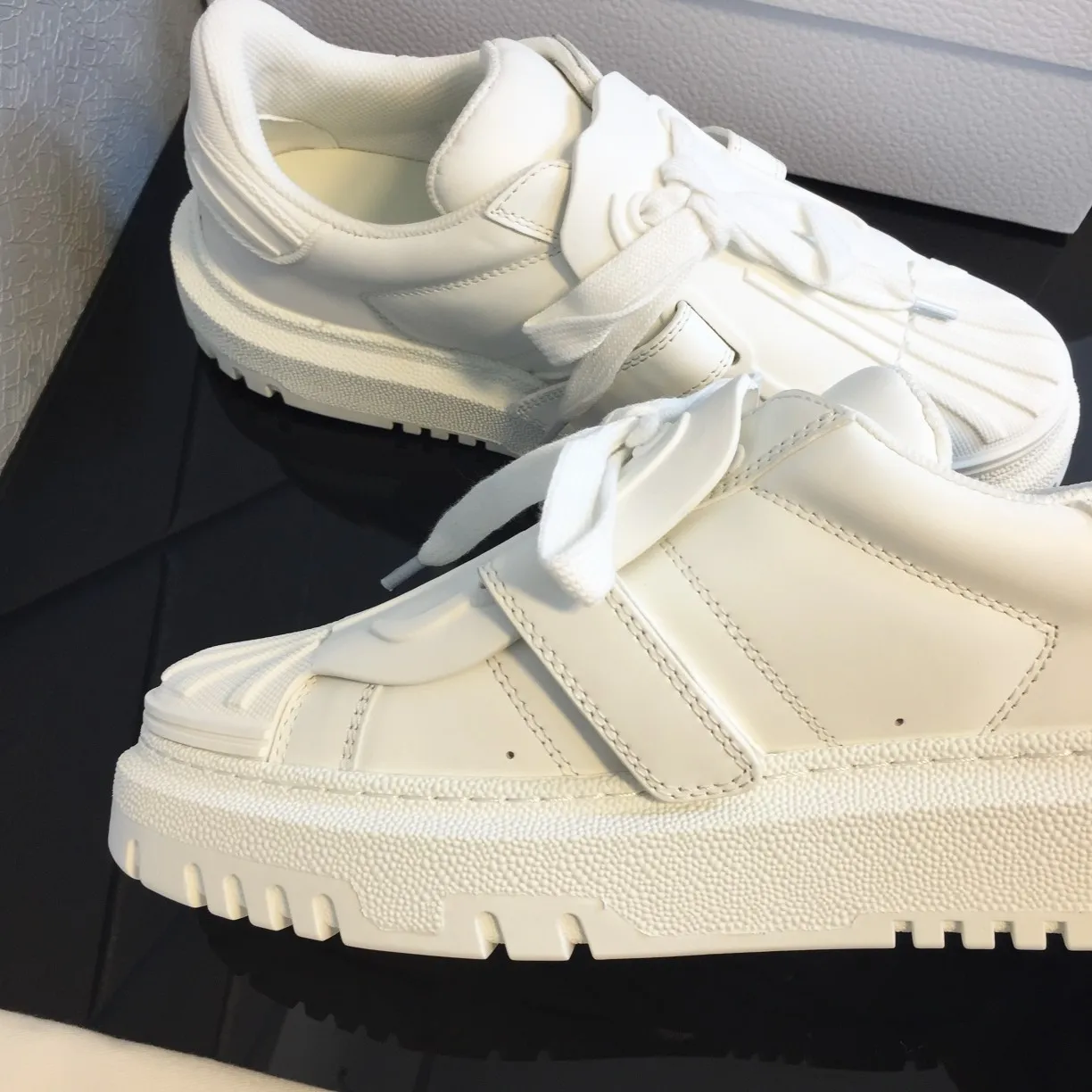 👟👟Ex-factory price 480👟👟 dior shell shoes, 2021 new colors, complete colors, quality depends on the details, welcome to see the board. The outsole is made of original T👟👟 ex-factory price U outsole, size: 35-41 (41 is custom-made, first order)